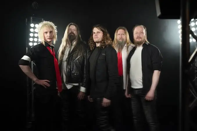 SUPPORT: Metal De Facto